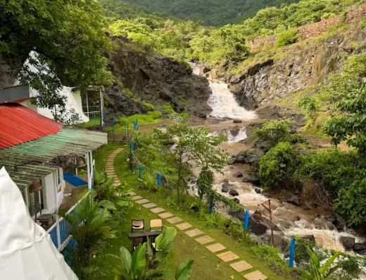 Blue Bella – Luxury Glamping at Mulshi, Palase