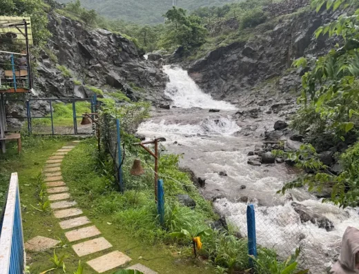 Blue Bella – Luxury Glamping at Mulshi, Palase